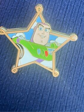 Box lunch buzz star pin